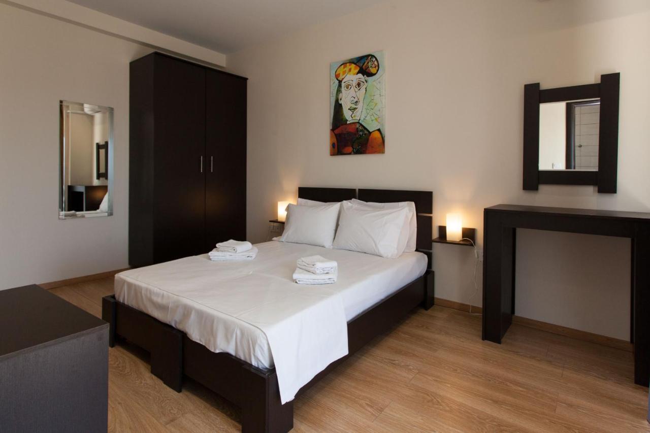 Modern Apt In Glyfada A Breath Away From The Sea - The View Атина Екстериор снимка