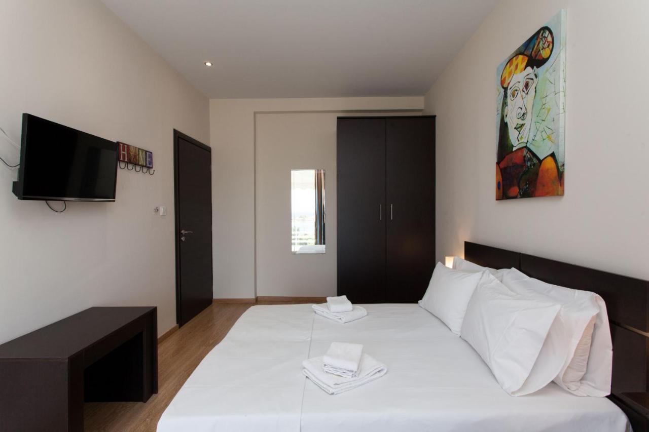 Modern Apt In Glyfada A Breath Away From The Sea - The View Атина Екстериор снимка