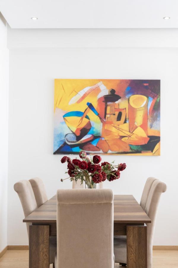 Modern Apt In Glyfada A Breath Away From The Sea - The View Атина Екстериор снимка