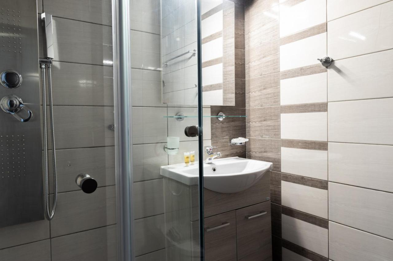 Modern Apt In Glyfada A Breath Away From The Sea - The View Атина Екстериор снимка