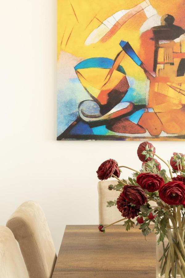 Modern Apt In Glyfada A Breath Away From The Sea - The View Атина Екстериор снимка
