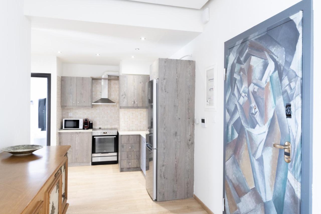 Modern Apt In Glyfada A Breath Away From The Sea - The View Атина Екстериор снимка